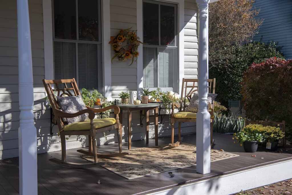 Curb Appeal Projects to Enhance Your Home on a Budget